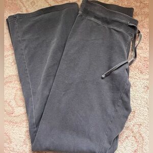 Brandy Melville pants